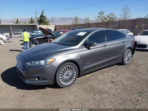 2014 Ford Fusion Energi Titanium VIN 3FA6P0SU3ER112164 фото 2