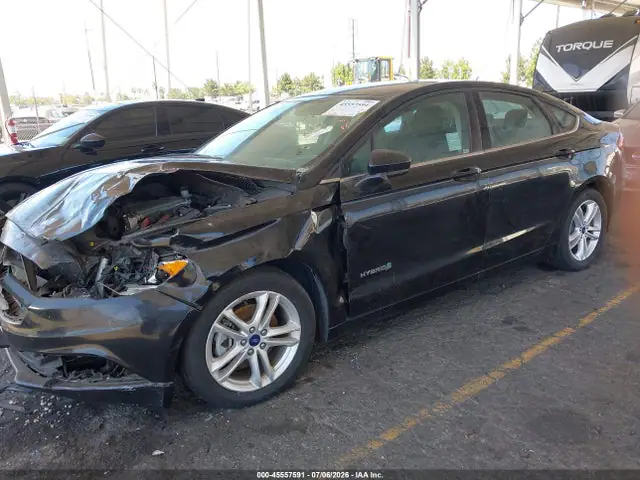 3FA6P0LU5JR281241 — 2018 Ford Fusion Hybrid SE, фото 2 с аукциона IAAI 13.10.2026, Передняя часть