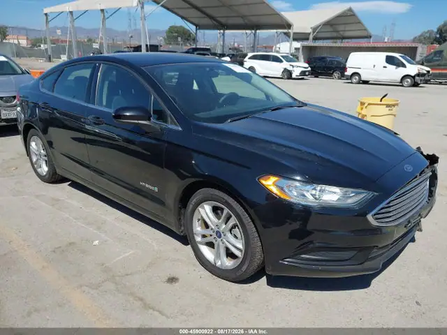 3FA6P0LU7JR253618 — 2018 Ford Fusion Hybrid SE, Передняя часть слева (Left Front), фото до ремонта