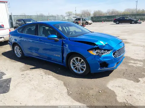 3FA6P0LU7KR172667 — 2019 Ford Fusion Hybrid SE, Передняя часть справа (Right Front), фото до ремонта