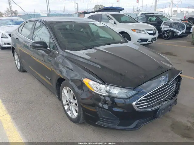 3FA6P0LU5KR174322 — 2019 Ford Fusion Hybrid SE, Передняя часть слева (Left Front), фото до ремонта