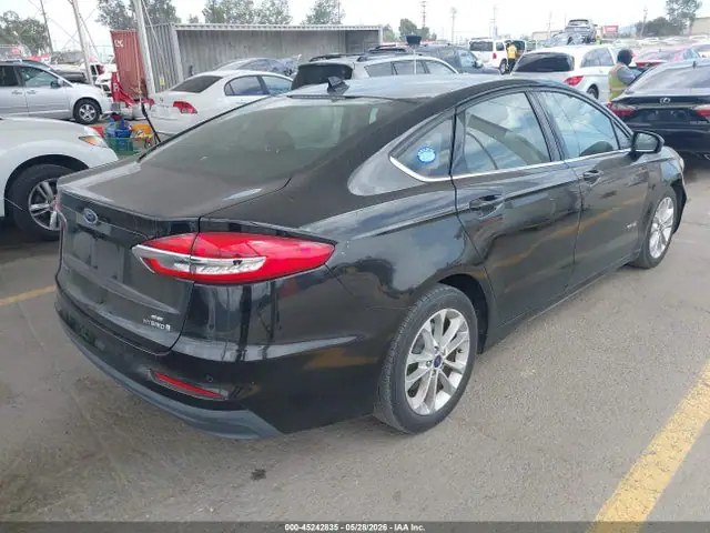 3FA6P0LU5KR174322 — 2019 Ford Fusion Hybrid SE, фото 4 с аукциона IAAI 14.10.2026, Передняя часть слева