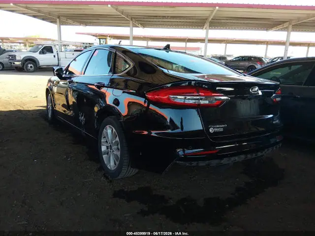 3FA6P0MUXKR185461 — 2019 Ford Fusion Hybrid SEL, фото 3 с аукциона IAAI 29.09.2026, Передняя часть