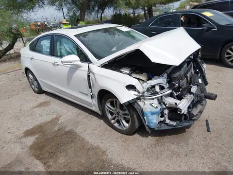 3FA6P0RU8GR115425 — 2016 Ford Fusion Hybrid Titanium, Передняя часть (Front End), фото до ремонта