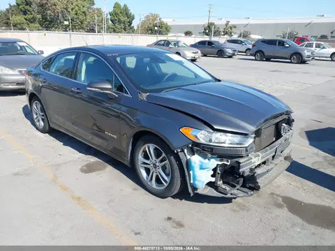 3FA6P0RU3GR166377 — 2016 Ford Fusion Hybrid Titanium, Передняя часть (Front End), фото до ремонта