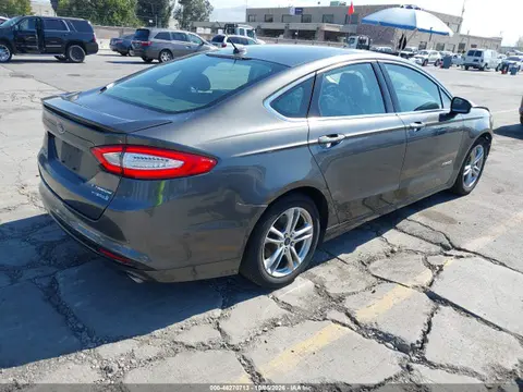 2016 Ford Fusion Hybrid Titanium VIN 3FA6P0RU3GR166377 фото 4