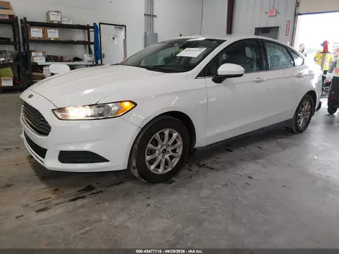 2015 Ford FUSION S VIN 1FA6P0G72F5127696 фото 2