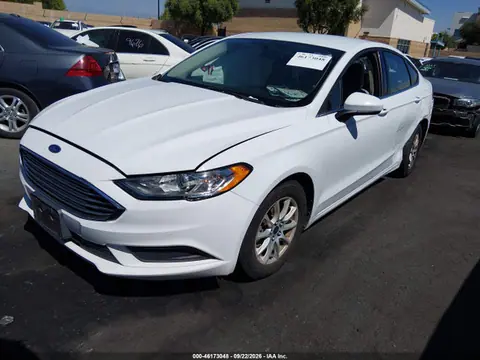 2018 Ford FUSION S VIN 3FA6P0G75JR181113 фото 2
