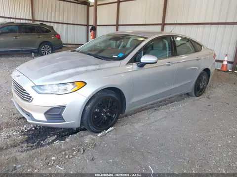 2019 Ford FUSION S VIN 3FA6P0G76KR101917 фото 2