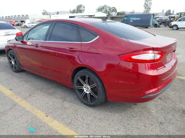 3FA6P0H75FR144617 — 2015 Ford Fusion SE, фото 3 с аукциона IAAI 29.09.2026, Естественный износ