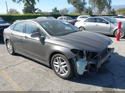3FA6P0H79GR225413 — 2016 Ford Fusion SE, Передняя часть (Front End), фото до ремонта