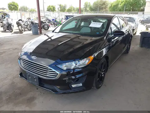 2019 Ford FUSION SE VIN 3FA6P0HD2KR276623 фото 2