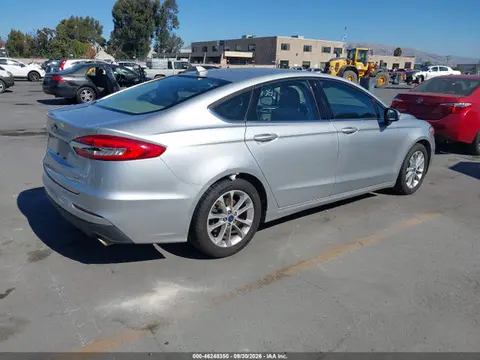2019 Ford FUSION SE VIN 3FA6P0HD4KR135830 фото 4