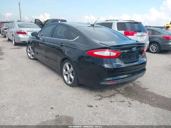3FA6P0G71GR327306 — 2016 Ford Fusion, фото 3 с аукциона IAAI 30.09.2026, Естественный износ