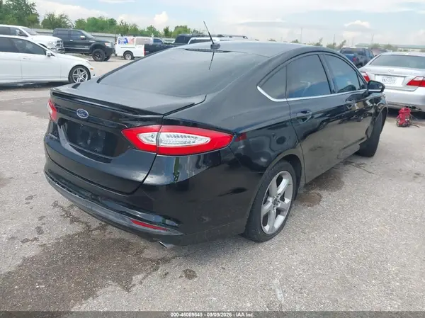 3FA6P0G71GR327306 — 2016 Ford Fusion, фото 4 с аукциона IAAI 30.09.2026, Естественный износ