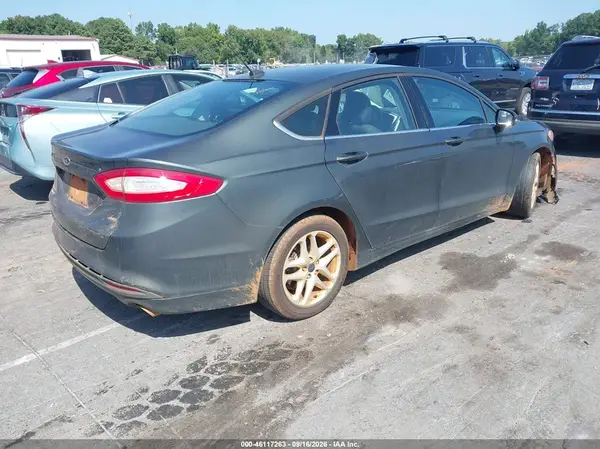 3FA6P0H71GR175042 — 2016 Ford Fusion, фото 4 с аукциона IAAI 12.10.2026, Естественный износ