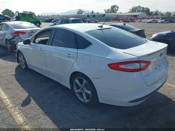3FA6P0HD0GR120149 — 2016 Ford Fusion, фото 3 с аукциона IAAI 13.10.2026, Левый и правый бока