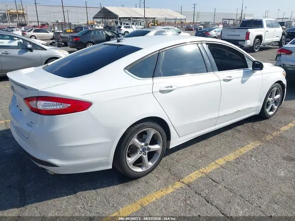 3FA6P0HD0GR120149 — 2016 Ford Fusion, фото 4 с аукциона IAAI 13.10.2026, Левый и правый бока