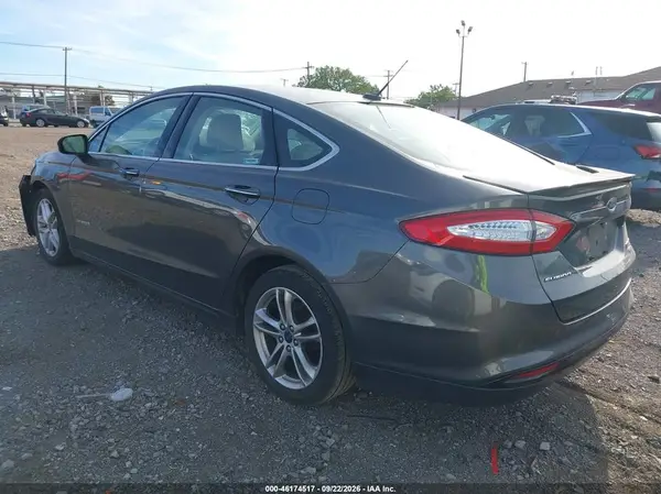 3FA6P0RU4GR325200 — 2016 Ford Fusion, фото 3 с аукциона IAAI 14.10.2026, Передняя часть