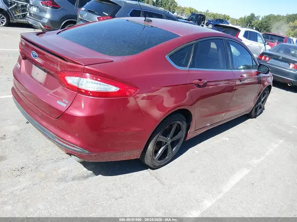 3FA6P0HD4GR194383 — 2016 Ford Fusion, фото 4 с аукциона IAAI 12.10.2026, Естественный износ