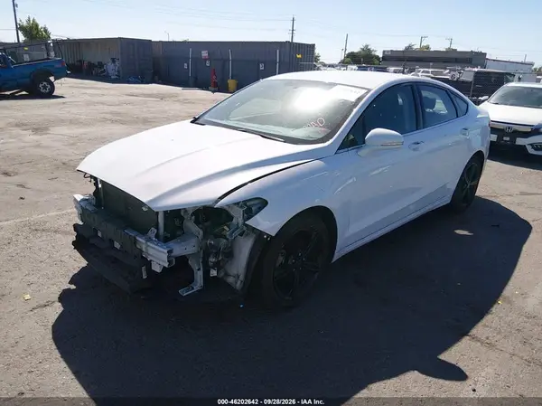 3FA6P0HD8GR404998 — 2016 Ford Fusion, фото 2 с аукциона IAAI, Передняя часть