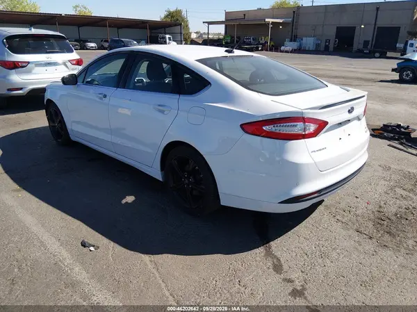 3FA6P0HD8GR404998 — 2016 Ford Fusion, фото 3 с аукциона IAAI, Передняя часть