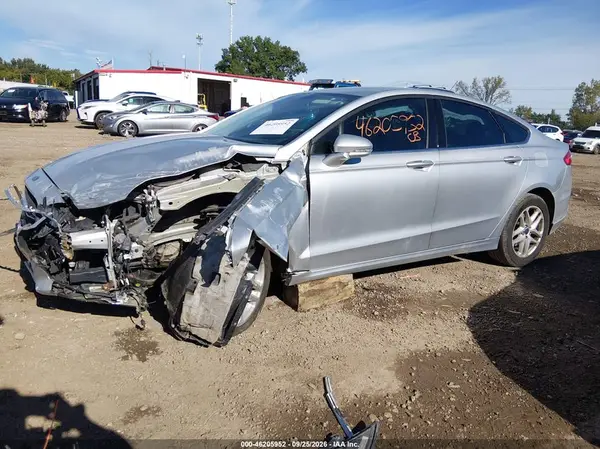 1FA6P0H72G5124152 — 2016 Ford Fusion, фото 2 с аукциона IAAI, Передняя часть