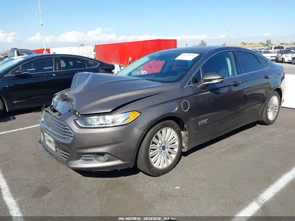3FA6P0PU4GR229683 — 2016 Ford Fusion, фото 2 с аукциона IAAI, Передняя часть справа