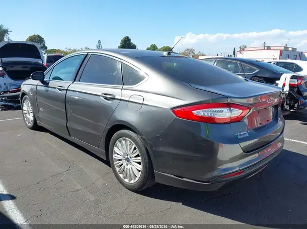 3FA6P0PU4GR229683 — 2016 Ford Fusion, фото 3 с аукциона IAAI, Передняя часть справа