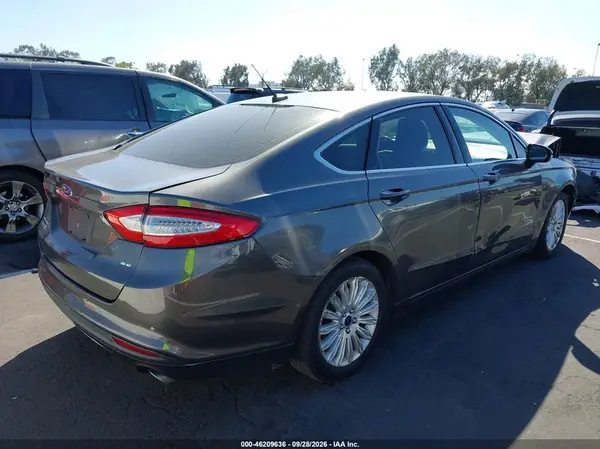 3FA6P0PU4GR229683 — 2016 Ford Fusion, фото 4 с аукциона IAAI, Передняя часть справа