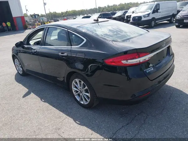 3FA6P0PU9HR124980 — 2017 Ford Fusion, фото 3 с аукциона IAAI 05.10.2026, Естественный износ