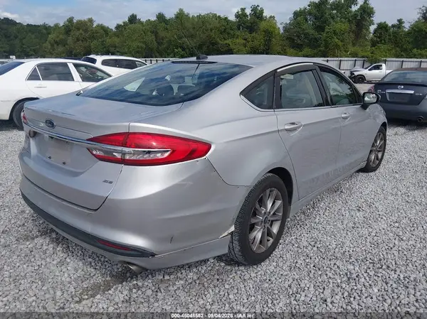 3FA6P0H70HR383401 — 2017 Ford Fusion, фото 4 с аукциона IAAI 08.10.2026, Естественный износ
