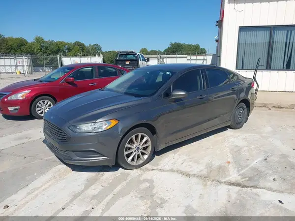 3FA6P0H78HR144808 — 2017 Ford Fusion, фото 2 с аукциона IAAI 08.10.2026, Естественный износ