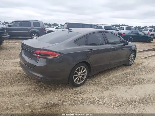 3FA6P0H78HR144808 — 2017 Ford Fusion, фото 4 с аукциона IAAI 08.10.2026, Естественный износ
