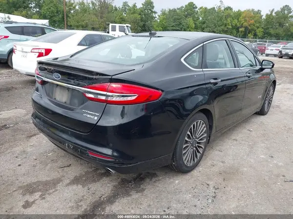 3FA6P0RU8HR224095 — 2017 Ford Fusion, фото 4 с аукциона IAAI, Естественный износ