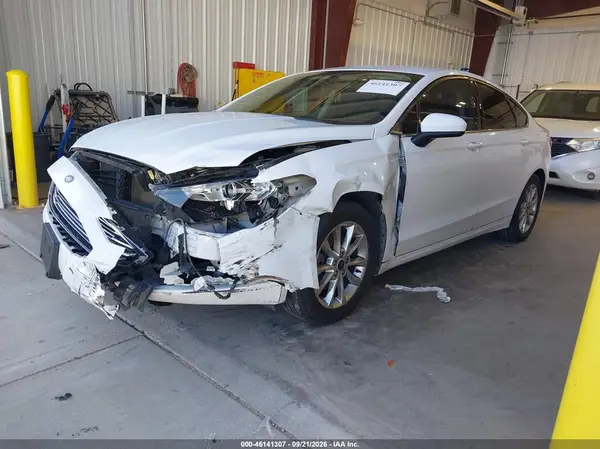 3FA6P0HD4HR275451 — 2017 Ford Fusion, фото 2 с аукциона IAAI, Передняя часть