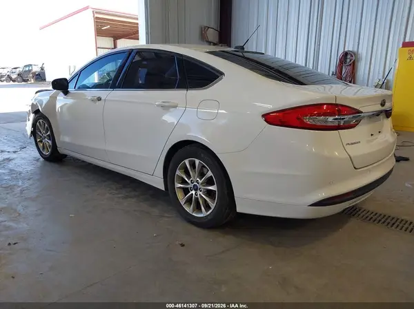 3FA6P0HD4HR275451 — 2017 Ford Fusion, фото 3 с аукциона IAAI, Передняя часть