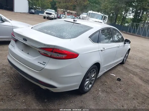 3FA6P0LU9HR400192 — 2017 Ford Fusion, фото 4 с аукциона IAAI, Левый бок