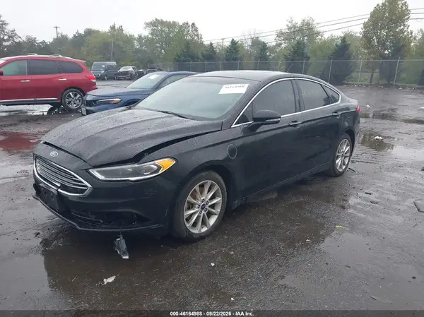 3FA6P0SU5HR364406 — 2017 Ford Fusion, фото 2 с аукциона IAAI, Передняя часть