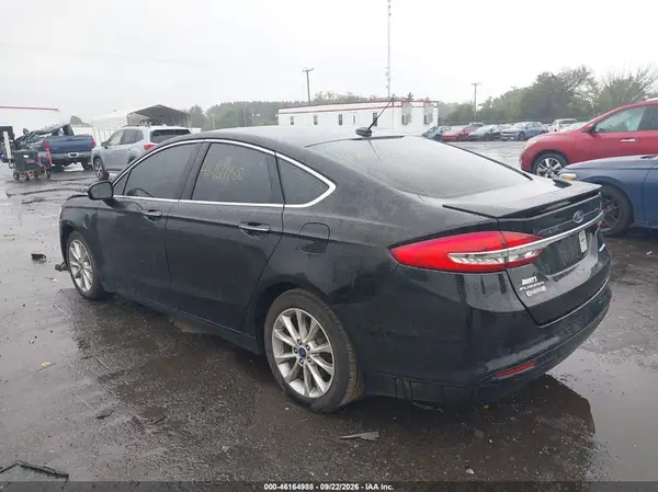 3FA6P0SU5HR364406 — 2017 Ford Fusion, фото 3 с аукциона IAAI, Передняя часть