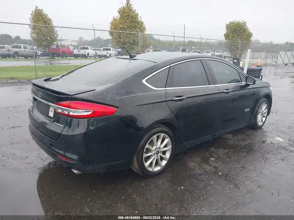 3FA6P0SU5HR364406 — 2017 Ford Fusion, фото 4 с аукциона IAAI, Передняя часть
