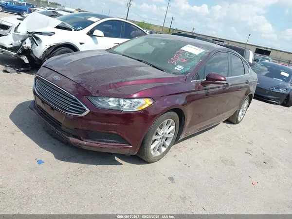 3FA6P0HD0HR320370 — 2017 Ford Fusion, фото 2 с аукциона IAAI 14.10.2026, Естественный износ
