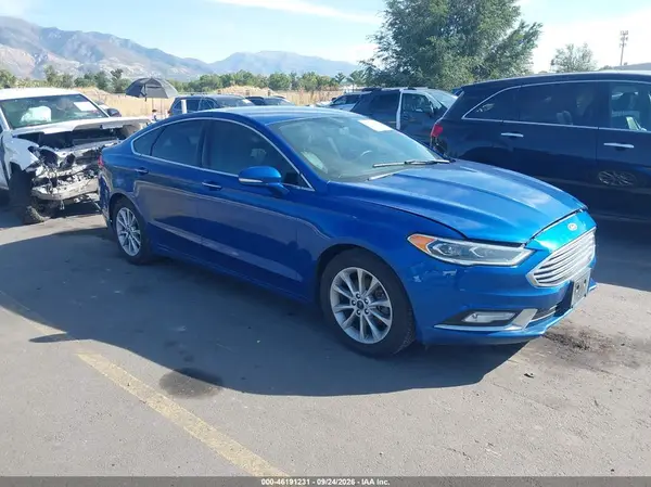 3FA6P0HD5HR151138 — 2017 Ford Fusion, Передняя и задняя части (Front & Rear), фото до ремонта