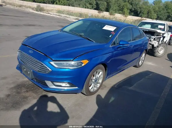 3FA6P0HD5HR151138 — 2017 Ford Fusion, фото 2 с аукциона IAAI, Передняя и задняя части