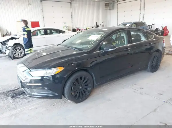 3FA6P0HD5HR335740 — 2017 Ford Fusion, фото 2 с аукциона IAAI, Правый бок