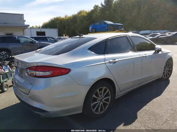 3FA6P0H79HR126253 — 2017 Ford Fusion, фото 4 с аукциона IAAI, Передняя часть слева