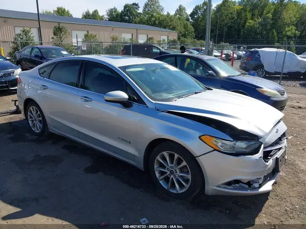 3FA6P0LU9HR270723 — 2017 Ford Fusion, Передняя часть (Front End), фото до ремонта