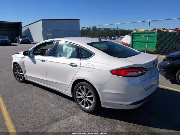 3FA6P0HD4HR308982 — 2017 Ford Fusion, фото 3 с аукциона IAAI, Передняя часть
