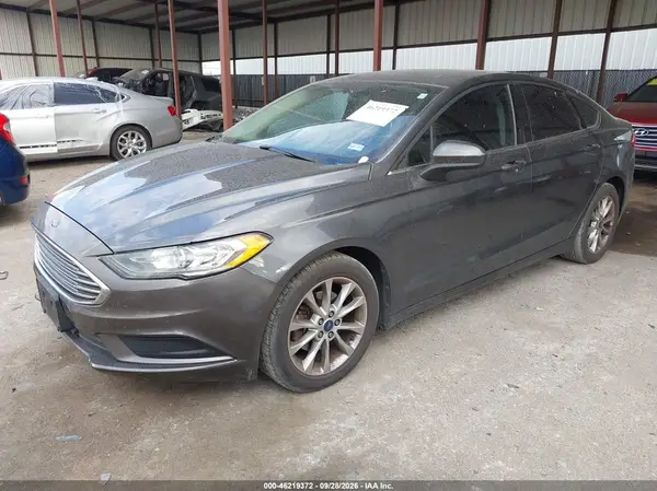 3FA6P0H7XHR397726 — 2017 Ford Fusion, фото 2 с аукциона IAAI, Правый бок