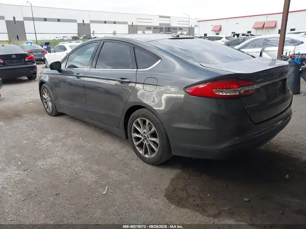 3FA6P0H7XHR397726 — 2017 Ford Fusion, фото 3 с аукциона IAAI, Правый бок